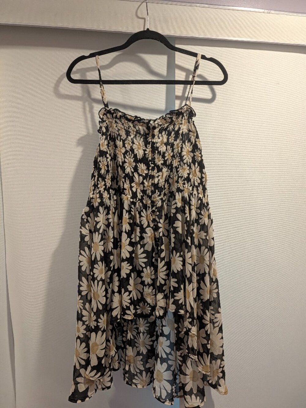 Torrid Black and White Daisy Floral Smocked High-Low Tank Top